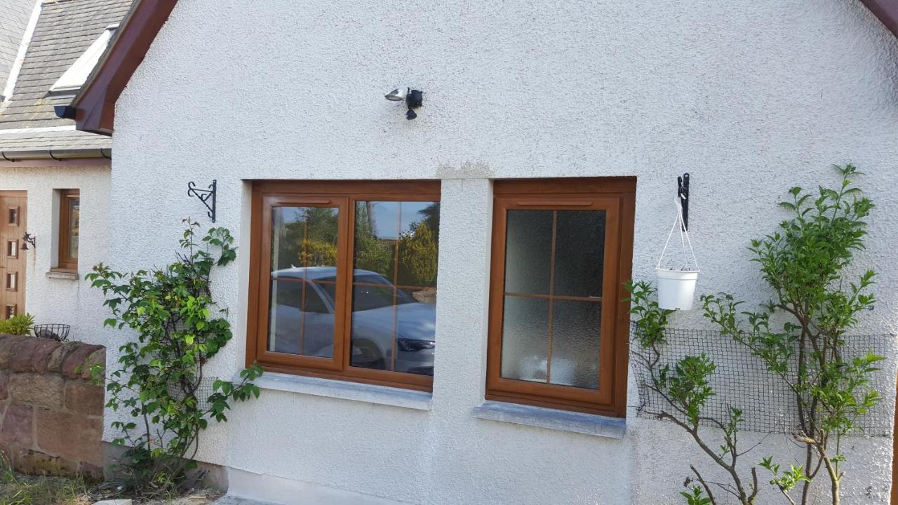 Canterra Cottage Tain Exterior photo